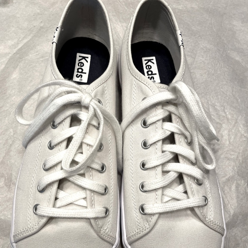 KEDS CANVAS LACE UP - Size 11 - NEW